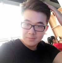 迎着光奔跑的潇